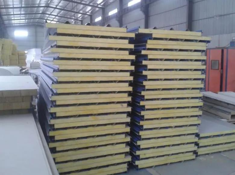 滁州岩棉瓦（wǎ）楞夾芯板